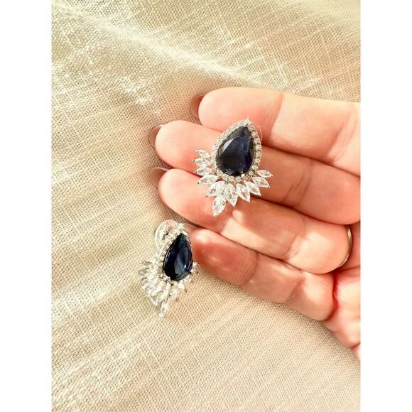 Sapphire blue tear drop super sparkly cubic zirconia stud earrings - Picture 4 of 4